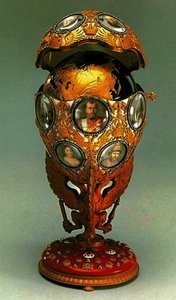 The Romanov Tercentenary Faberge Egg، 1913 (وسائط مختلطة) بواسطة G. Vigstrem